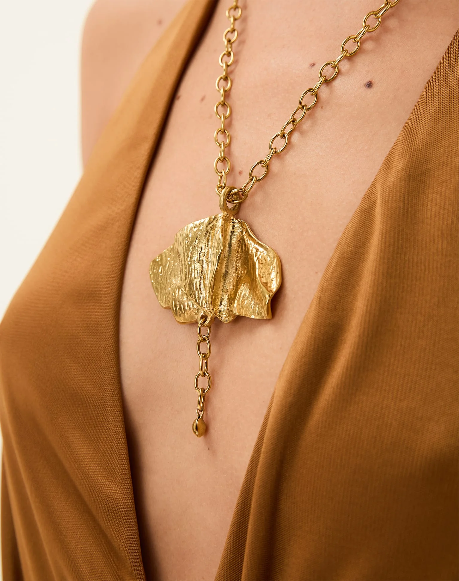 Dora Necklace - Gold - Image 4